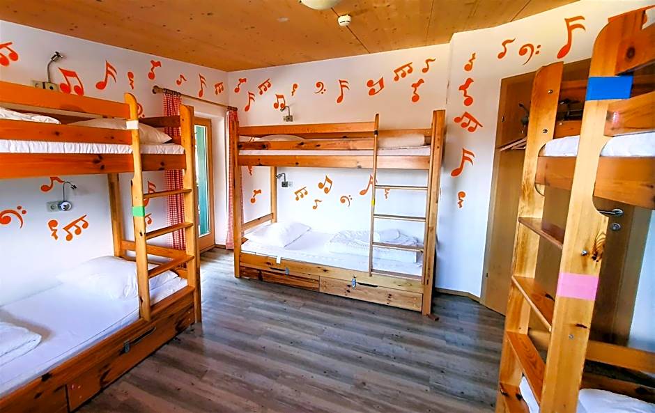 Alpking Hostel