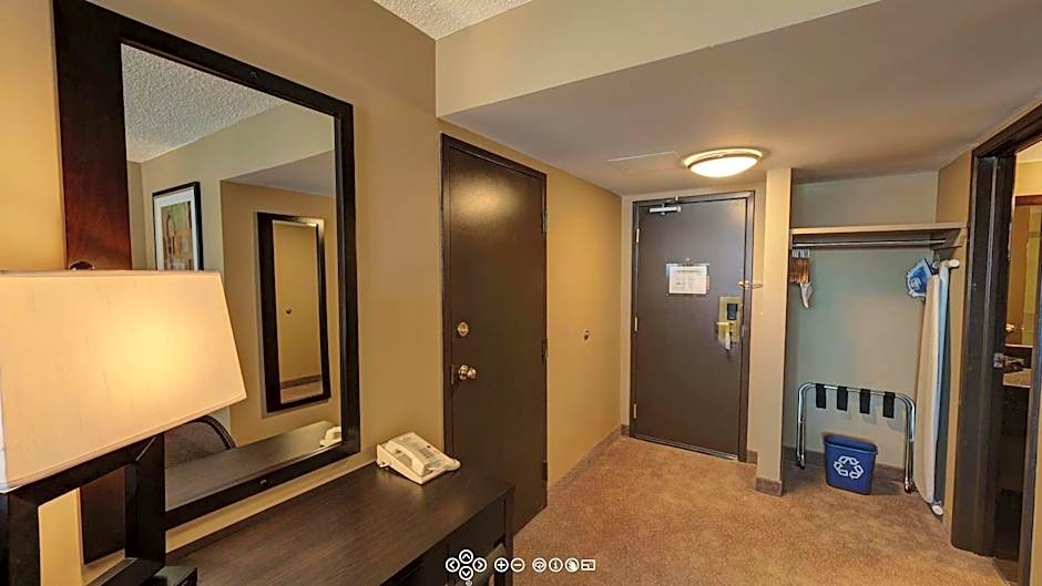 Days Inn by Wyndham Calgary Northwest