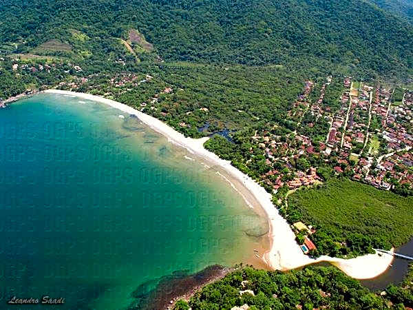 Alegria casa 3 dorms Cond Fechado churrasqueira piscina