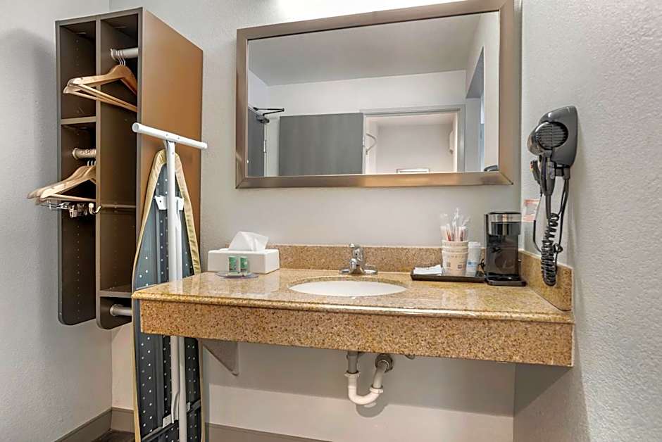 Country Inn & Suites by Radisson, Montgomery East I-85