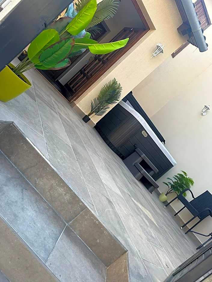 Vén Diófa De Lux Panzió