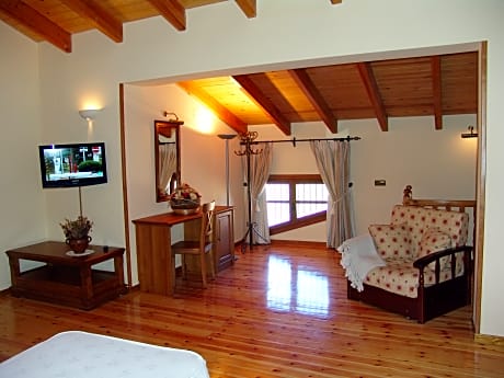 JUNIOR SUITE (3 ADULTS)