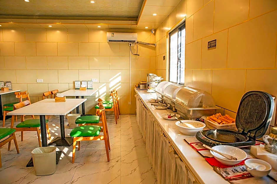 Vatica Jieshou City New Passenger Transport Center Hotel