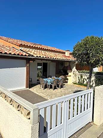 HOLIDAYLAND BAIE DES OLIVIERS VILLA 36m2 1chambre fermée 6 couchages ou VILLA 41M2 2chambres fermées 7 couchages