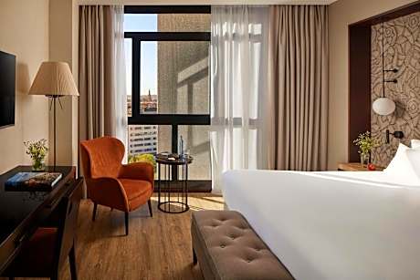 Family Adjoining Room (2 Adults + 2 Children)