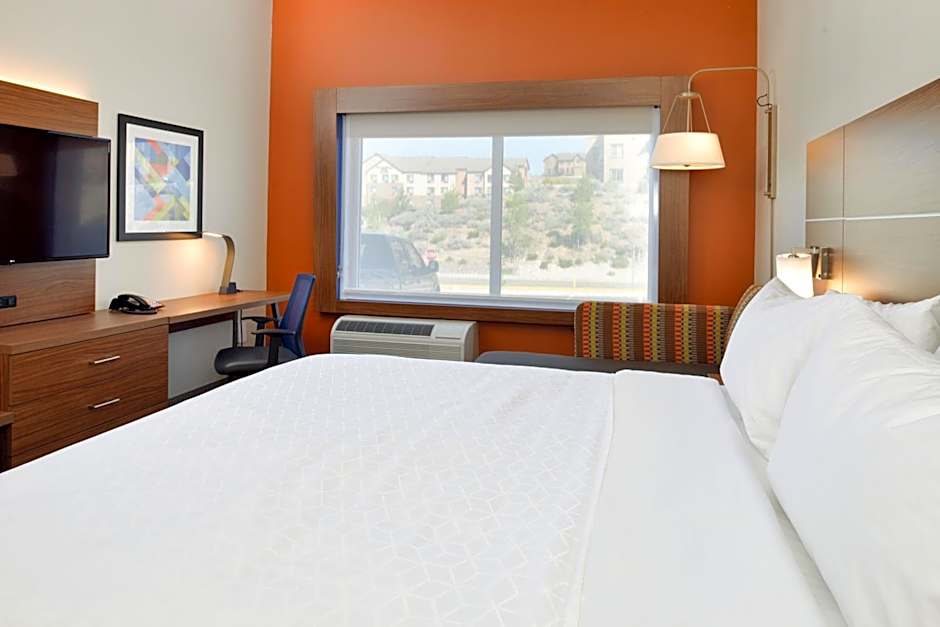 Holiday Inn Express and Suites Elko By IHG