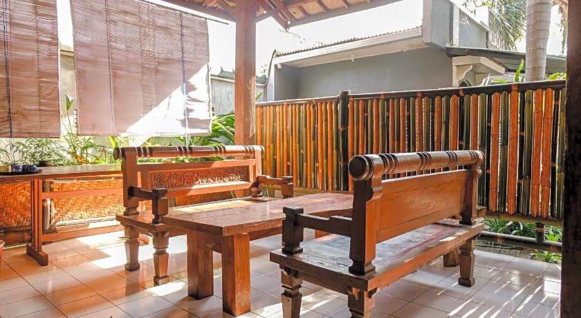 Hotel Mahkota Plengkung