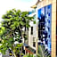 Turquoise Residence by UI