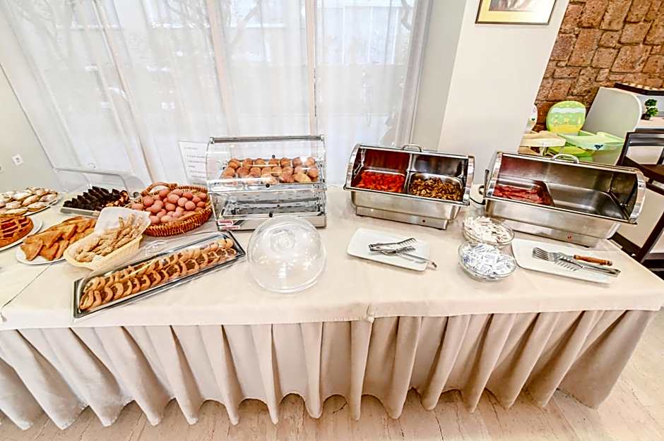 Saint Constantine Hotel