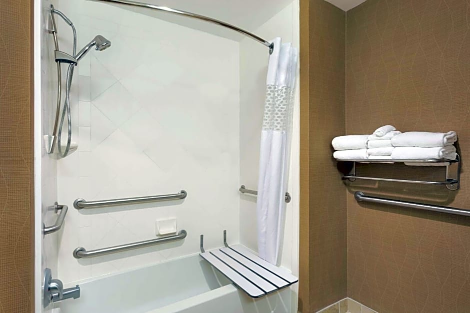 Hampton Inn & Suites Birmingham Airport Area