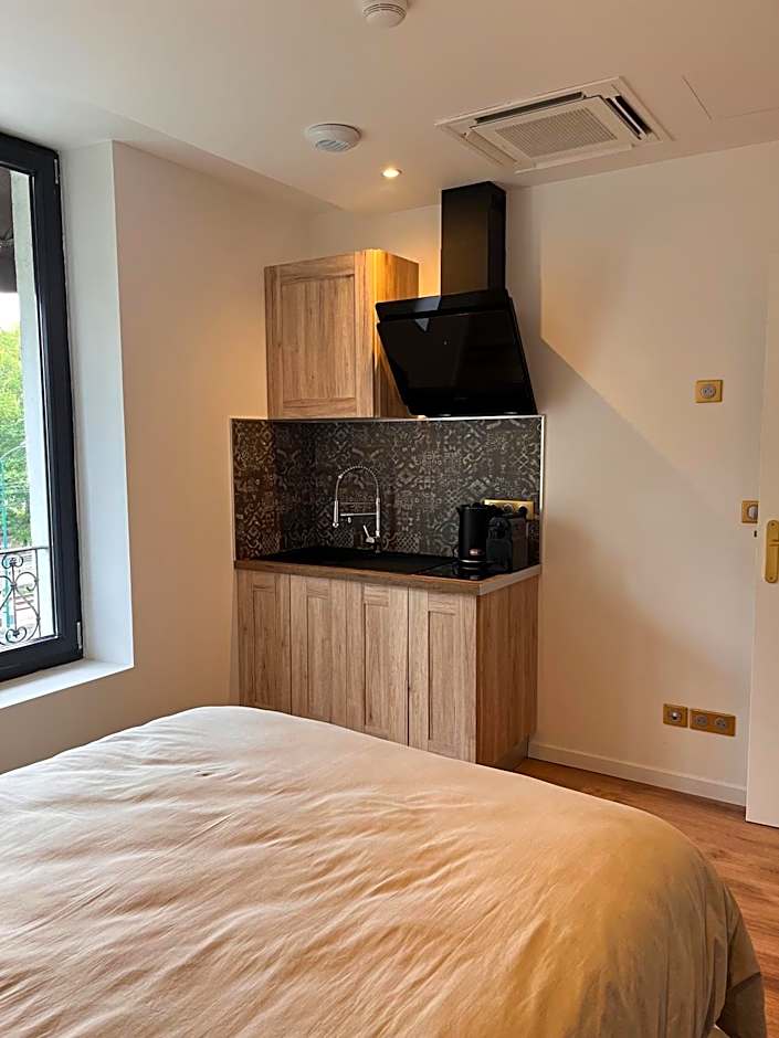 HDG Hôtel Gare de L'Isle Adam Appart's Hotel