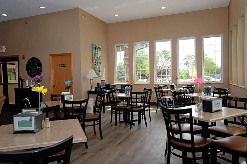 Cobblestone Inn & Suites - Denison | Majestic Hills