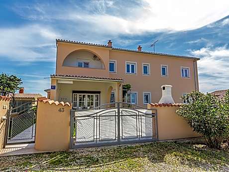 Apartment in Vinkuran near Pula  Sea