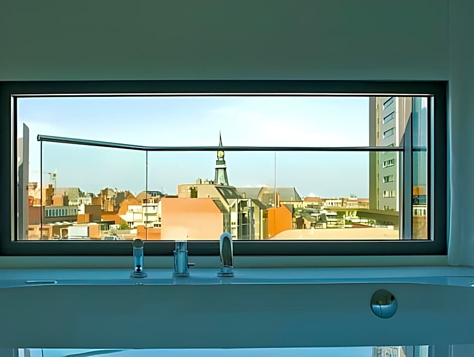 HasHotel