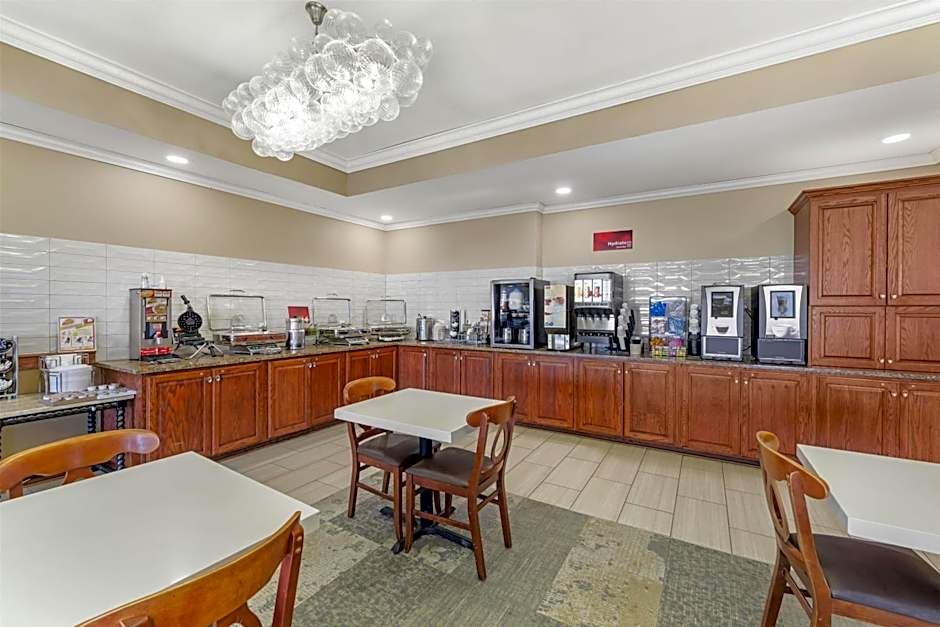 Best Western Plus Butterfield Inn