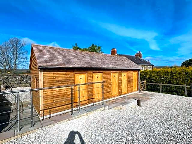 The Fox & Hounds Inn & Camping Pods