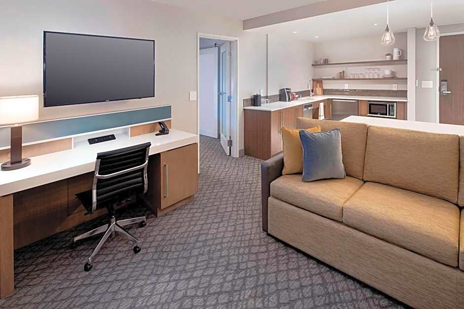 Delta Hotels by Marriott Seattle Everett