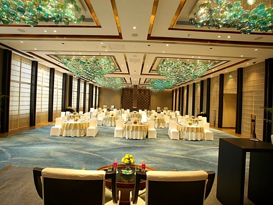 Crowne Plaza New Delhi Mayur Vihar Noida By IHG