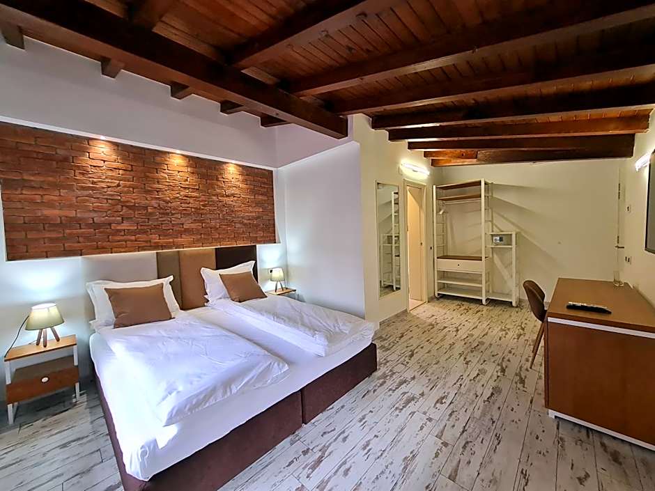 Hotel House K21 – Sofia, PA