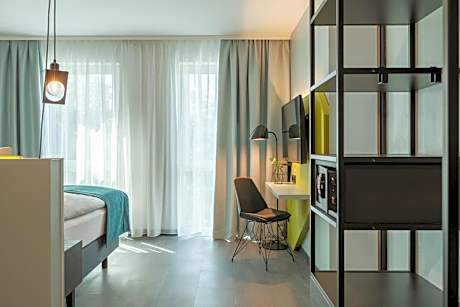 Standard Queen Room - Accessible