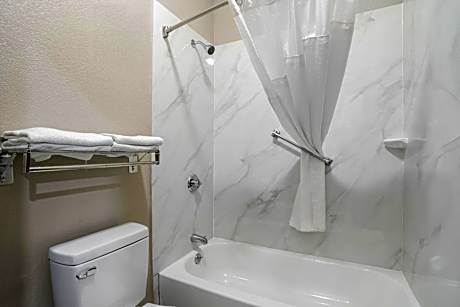 2 Queen Beds Efficiency Nonsmoking Upgrade