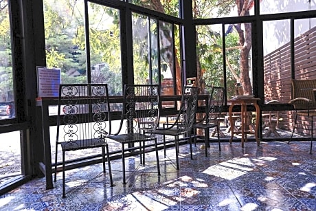 Sansabai House Hotel