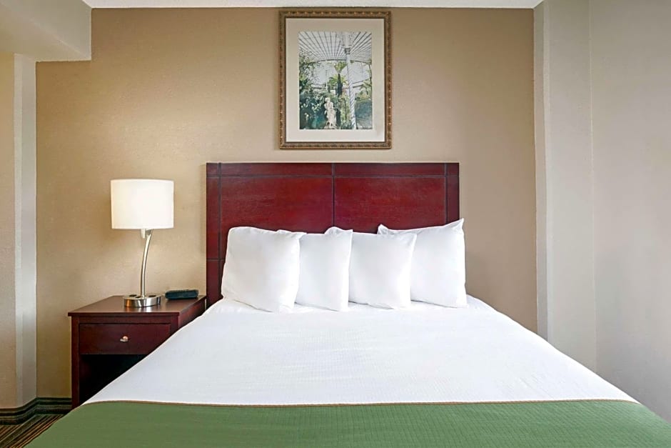 Hawthorn Extended Stay by Wyndham Richardson