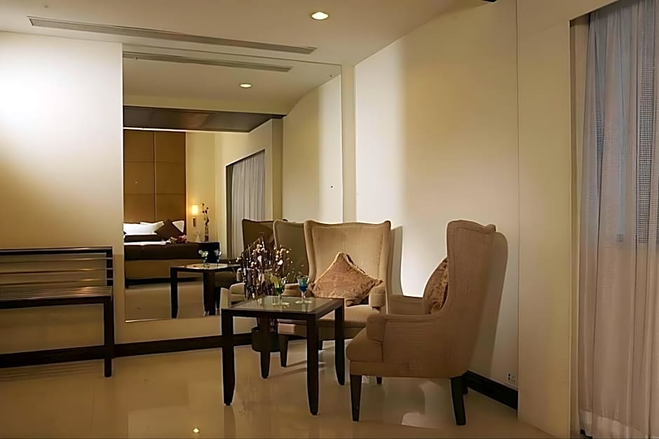 Express Towers Hotel