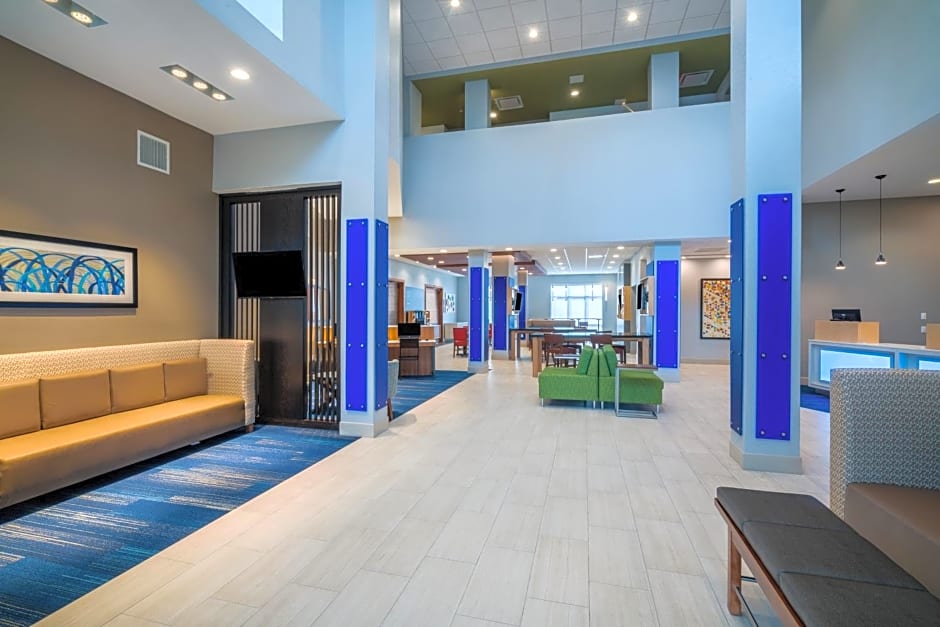 Holiday Inn Express & Suites St Peters By IHG