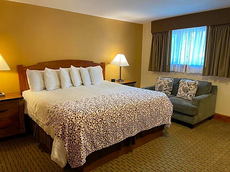 Photo 1 of 1 of 1 King Bed, No Pets