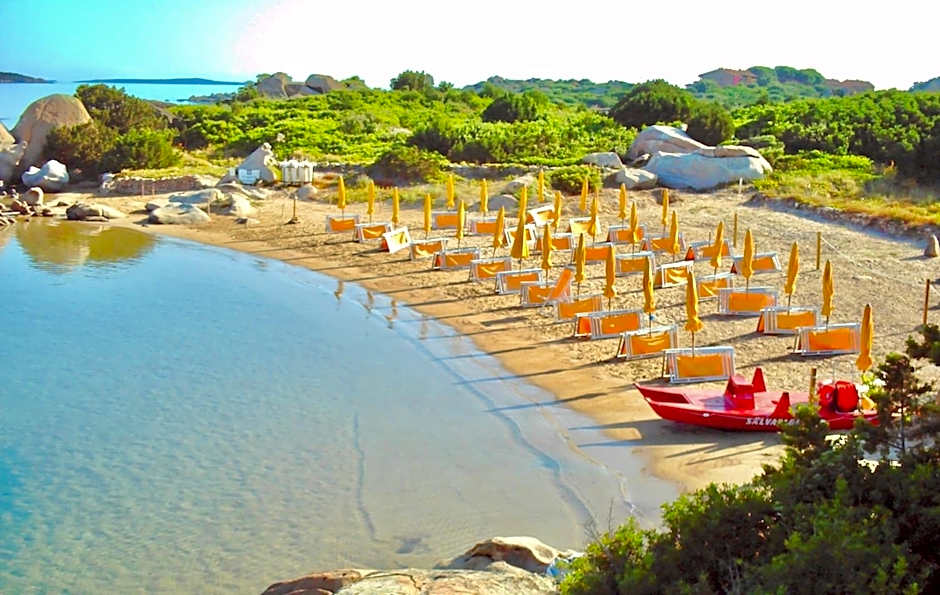 Residence with private beach in Marinella