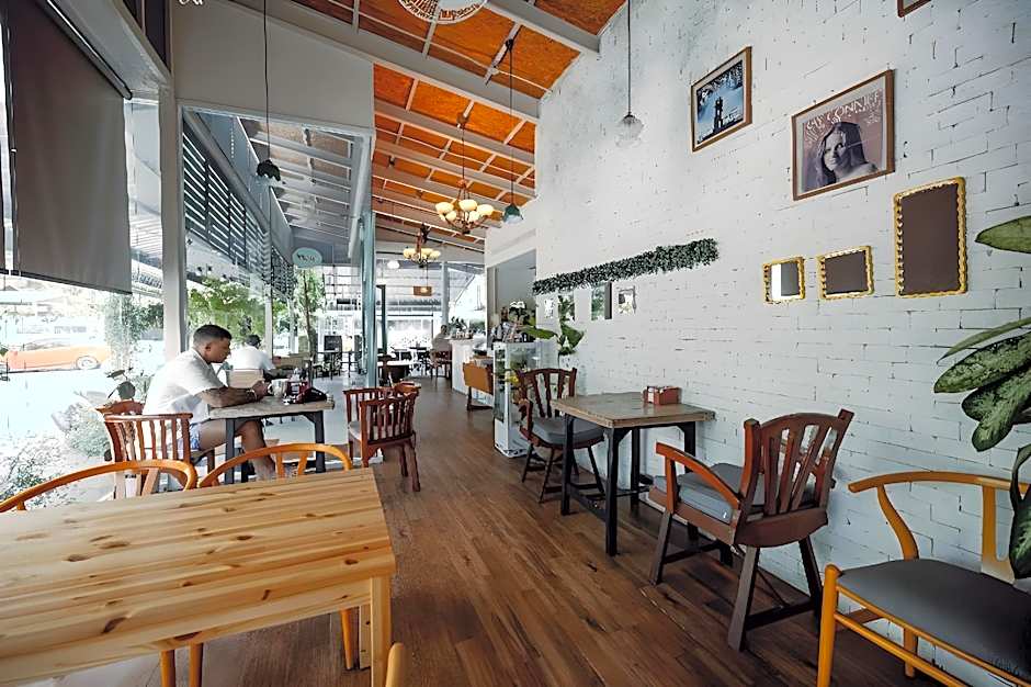 The Melody Phuket Hotel (SHA Plus)