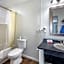 Econo Lodge Inn & Suites Sandusky South