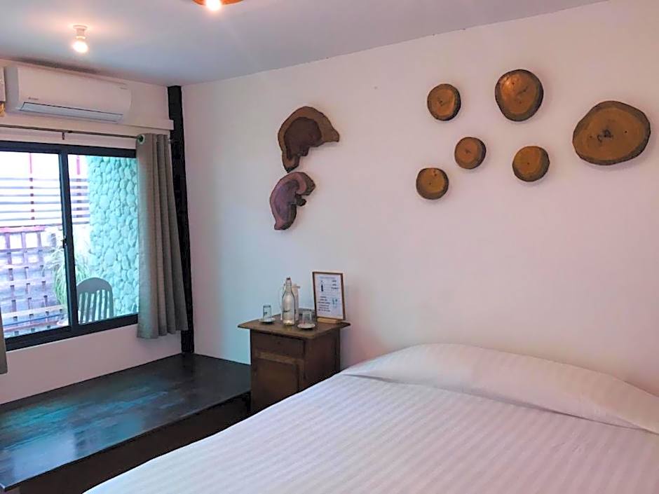 Aquarius Inn