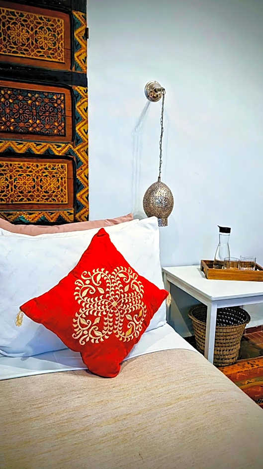 Riad Laly Tourisme Eclairé Le bijou de la medina