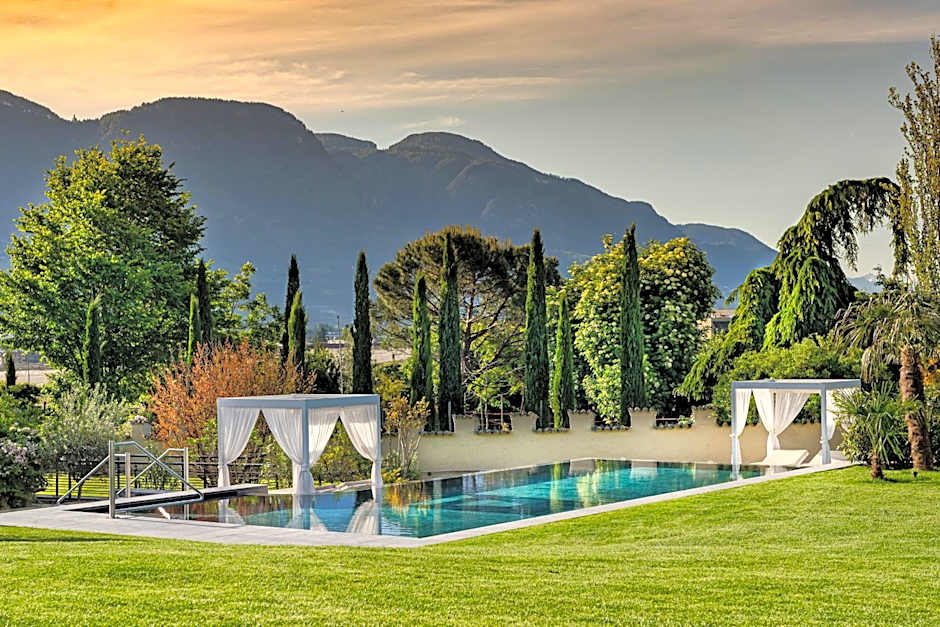 FAYN garden retreat hotel