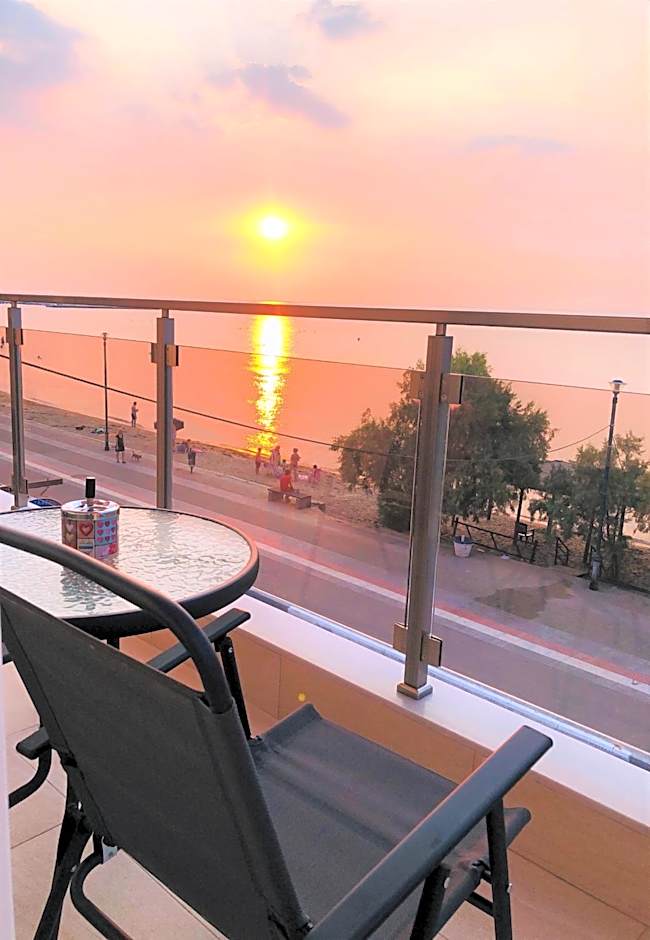 Navarino Luxe Suites