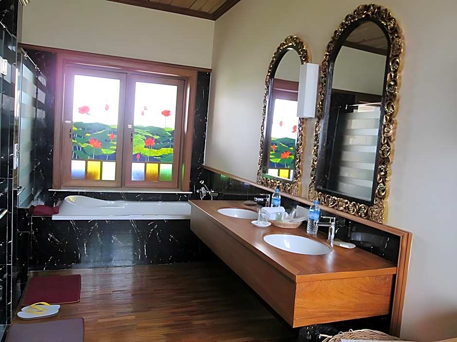 Inle Garden Hotel