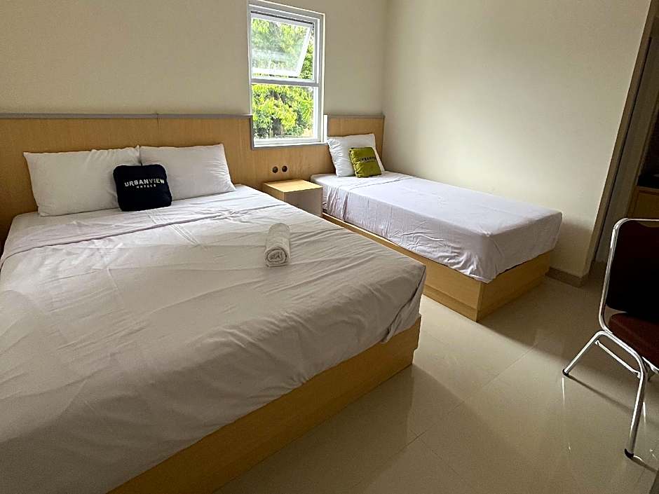 Urbanview Indria Inn Solo by RedDoorz