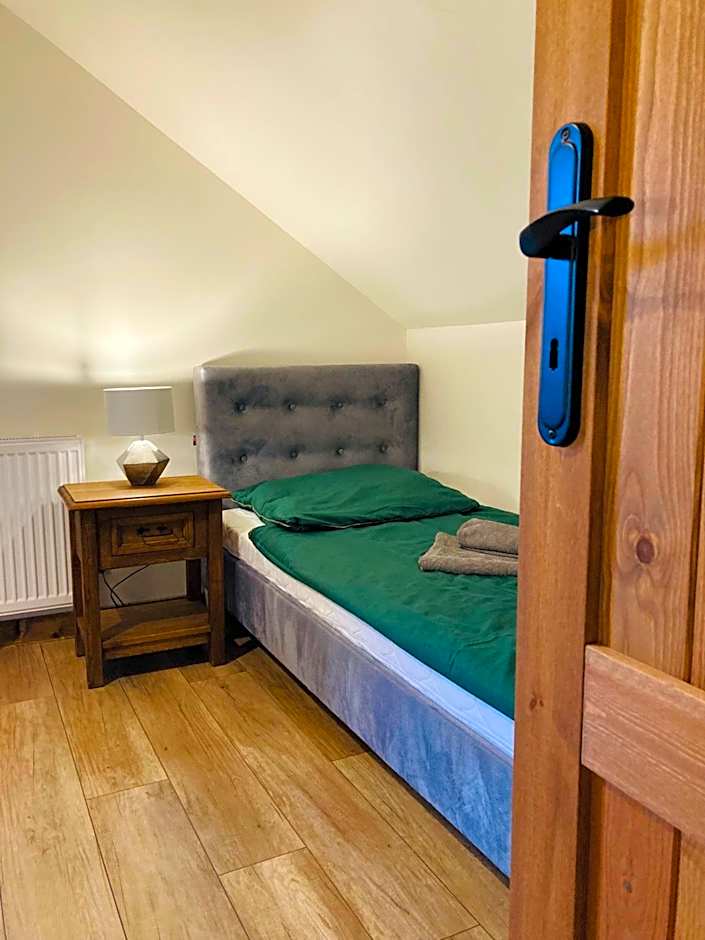 Modryna - Modrzewiowy Dom