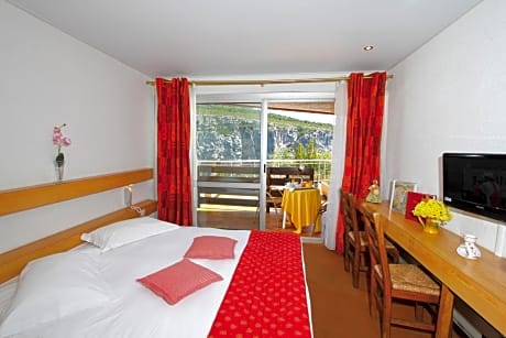 Double Room with Wood View