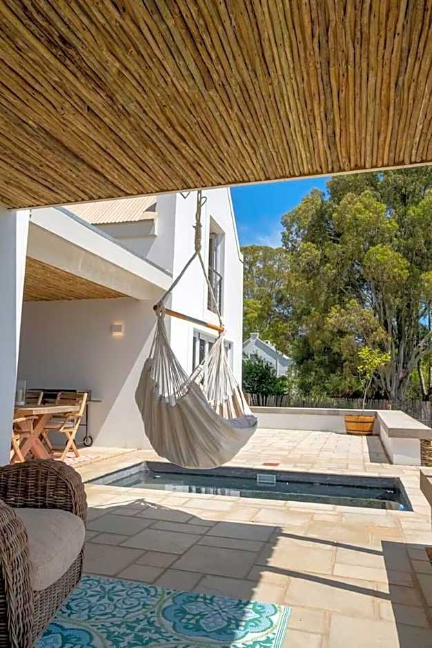 Spacious Post-and-Beam Marvel in quiet McGregor