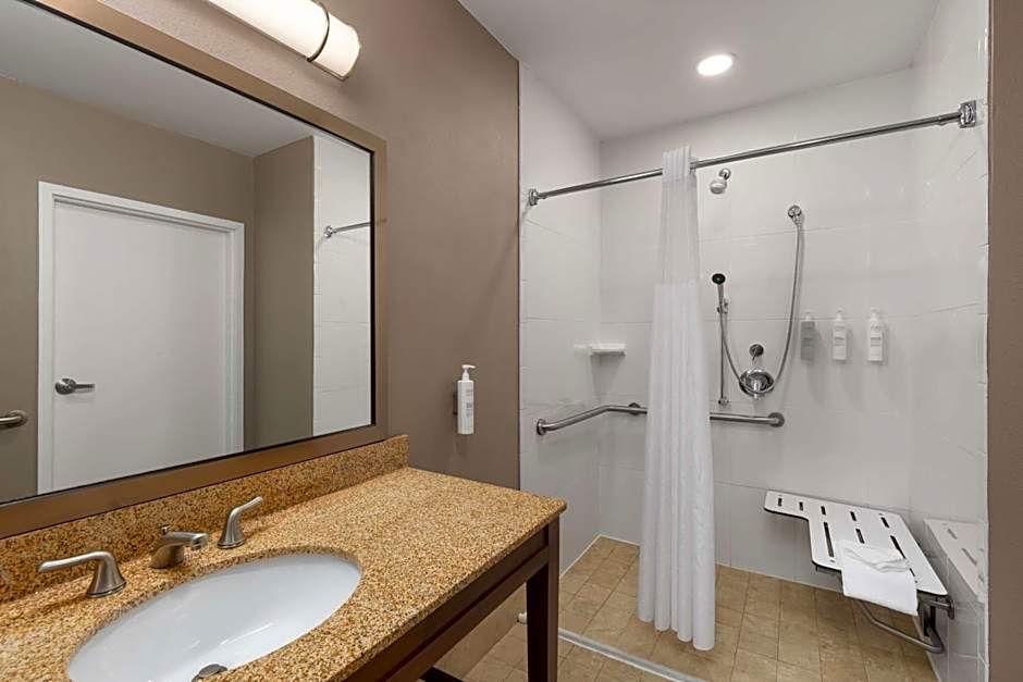 Hampton Inn By Hilton And Suites Harrisburg/North, Pa