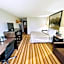 Super 8 by Wyndham Clear Lake