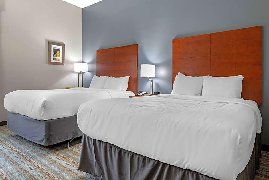 Comfort Inn & Suites Cleveland TX