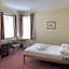 Riviera Hotel