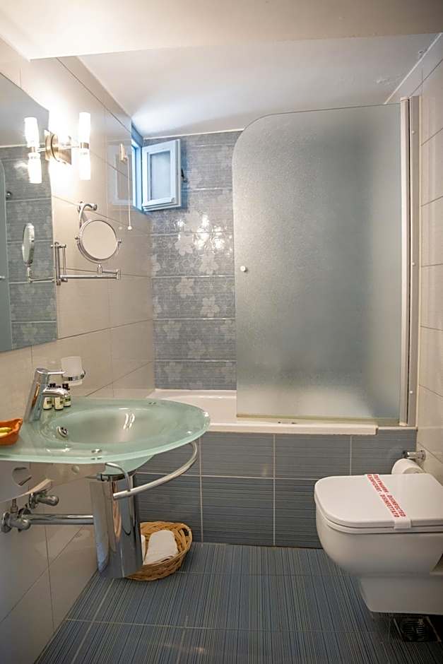 Trapela Areopolis, Boutique Hotel