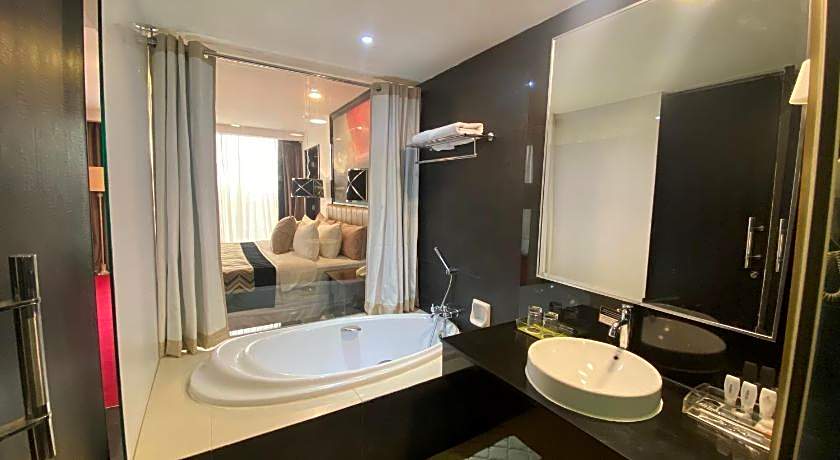 Amaroossa Cosmo Jakarta