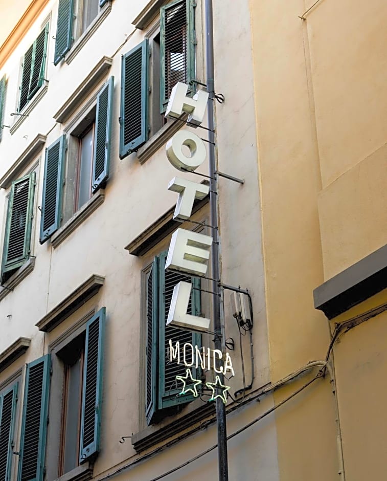 Hotel Monica