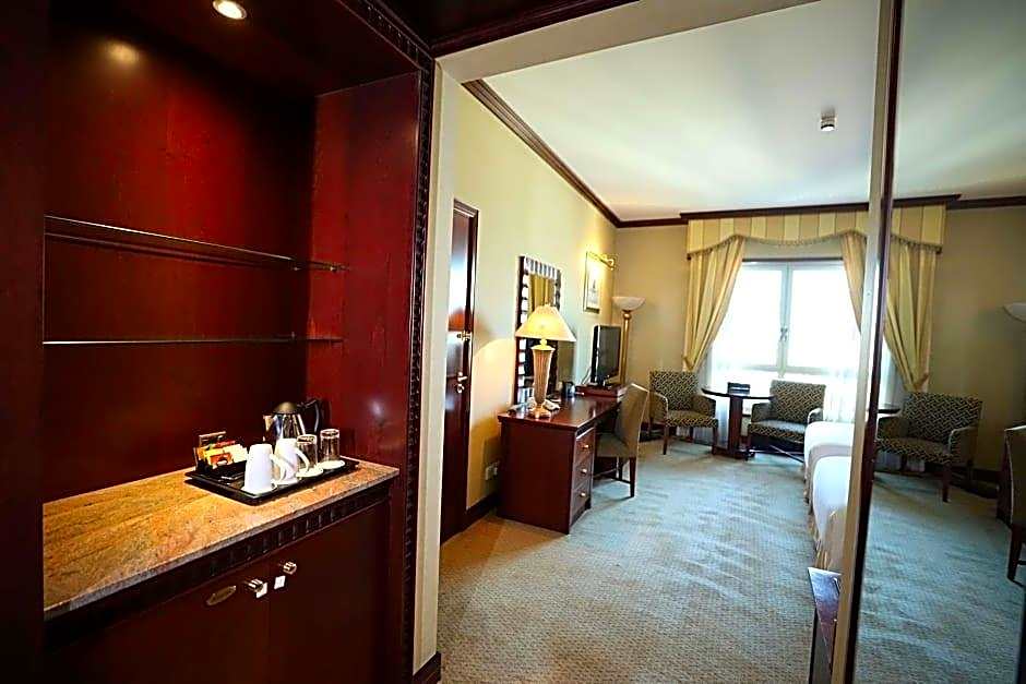 Habtoor Metropolitan Palace Hotel